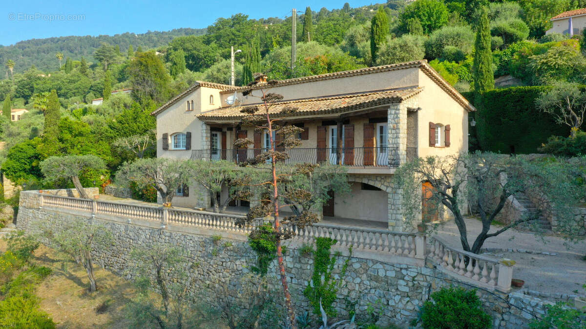 Maison Speracedes 165 m² vue mer et lac terrain 3765 m² - photo 5