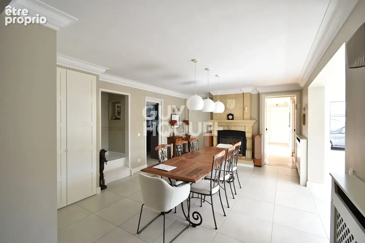 Photo Maison à Marles-En-Brie au prix de 525 000€