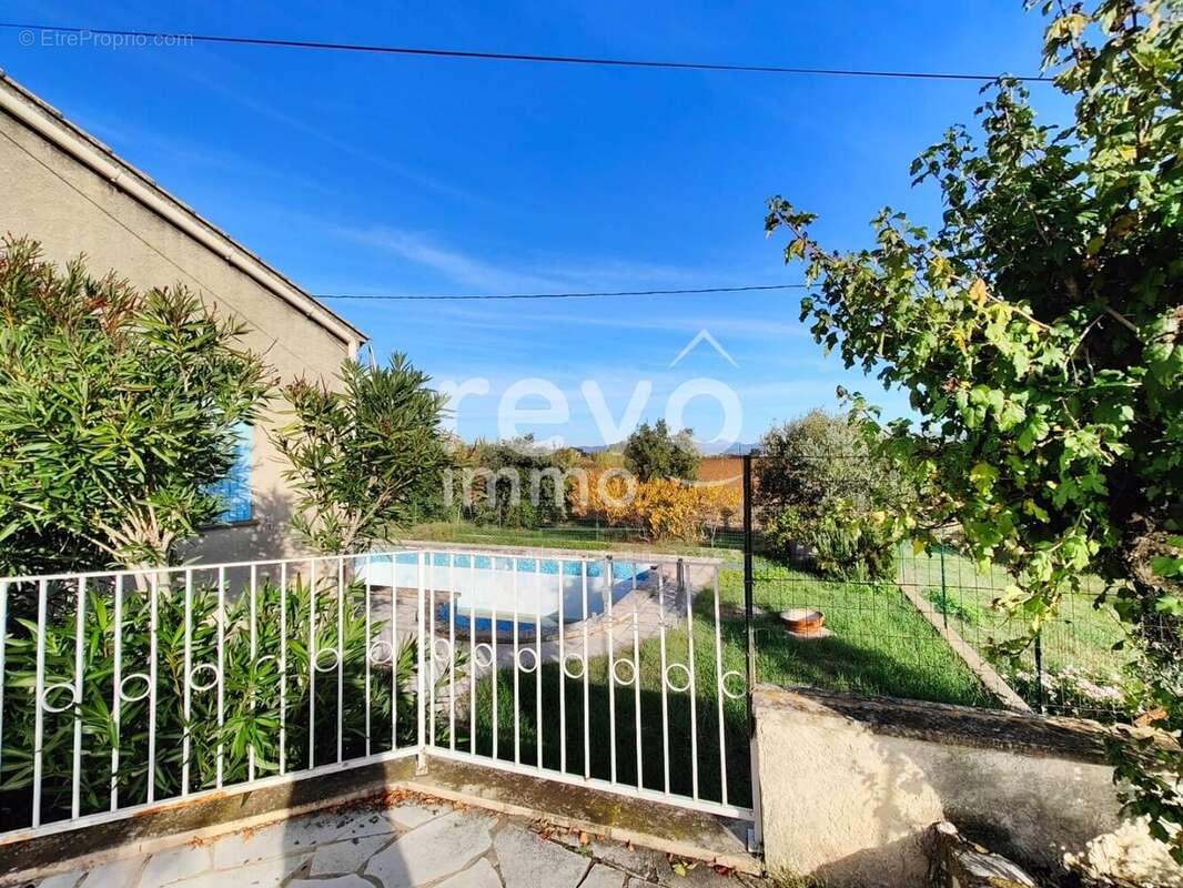 Maison à LA BAUME-DE-TRANSIT