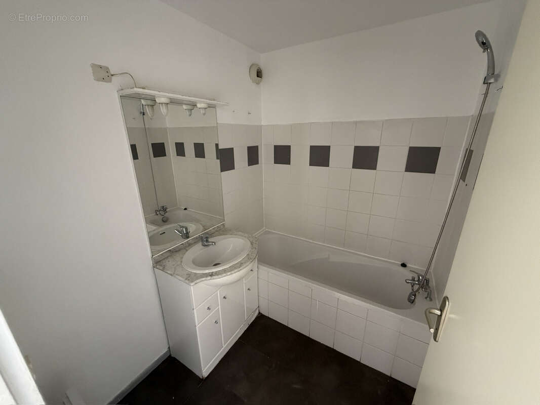 Montpellier (34) appartement T3 (65 m2) + 40 m2 de Terrasses - photo 11