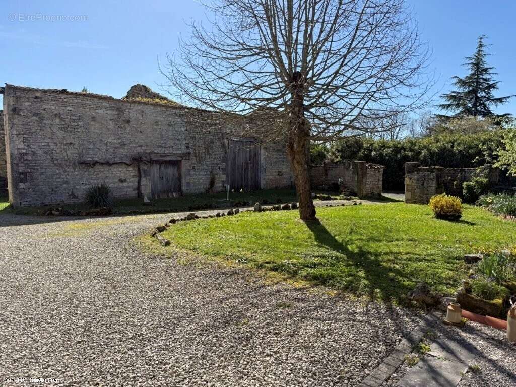 Maison à MANSLE