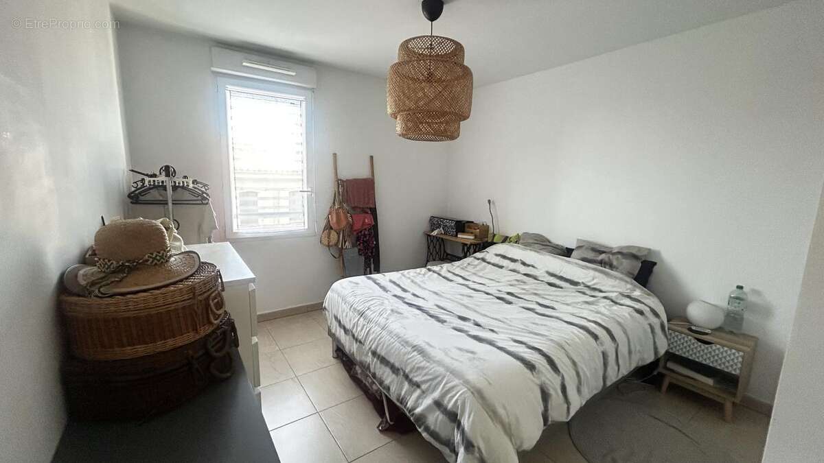 Appartement à MARSEILLE-4E
