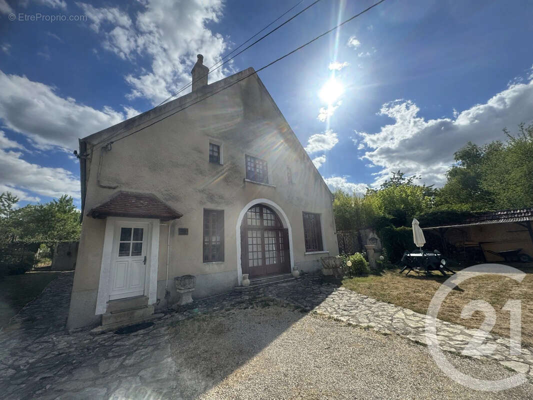 Maison à LUCY-SUR-YONNE