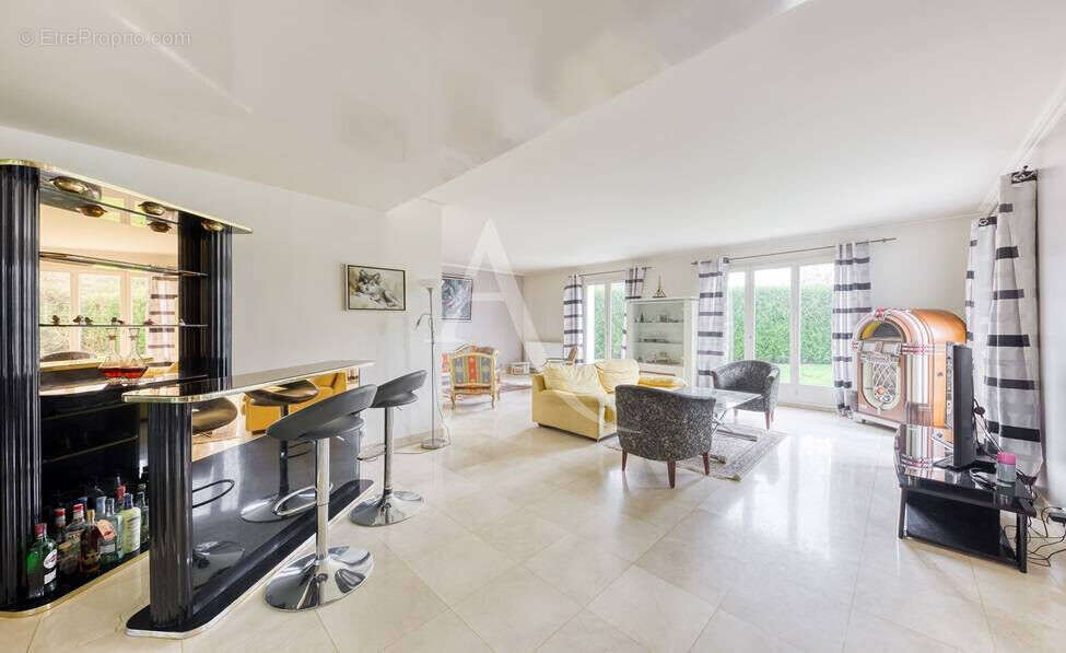 Maison à OZOIR-LA-FERRIERE