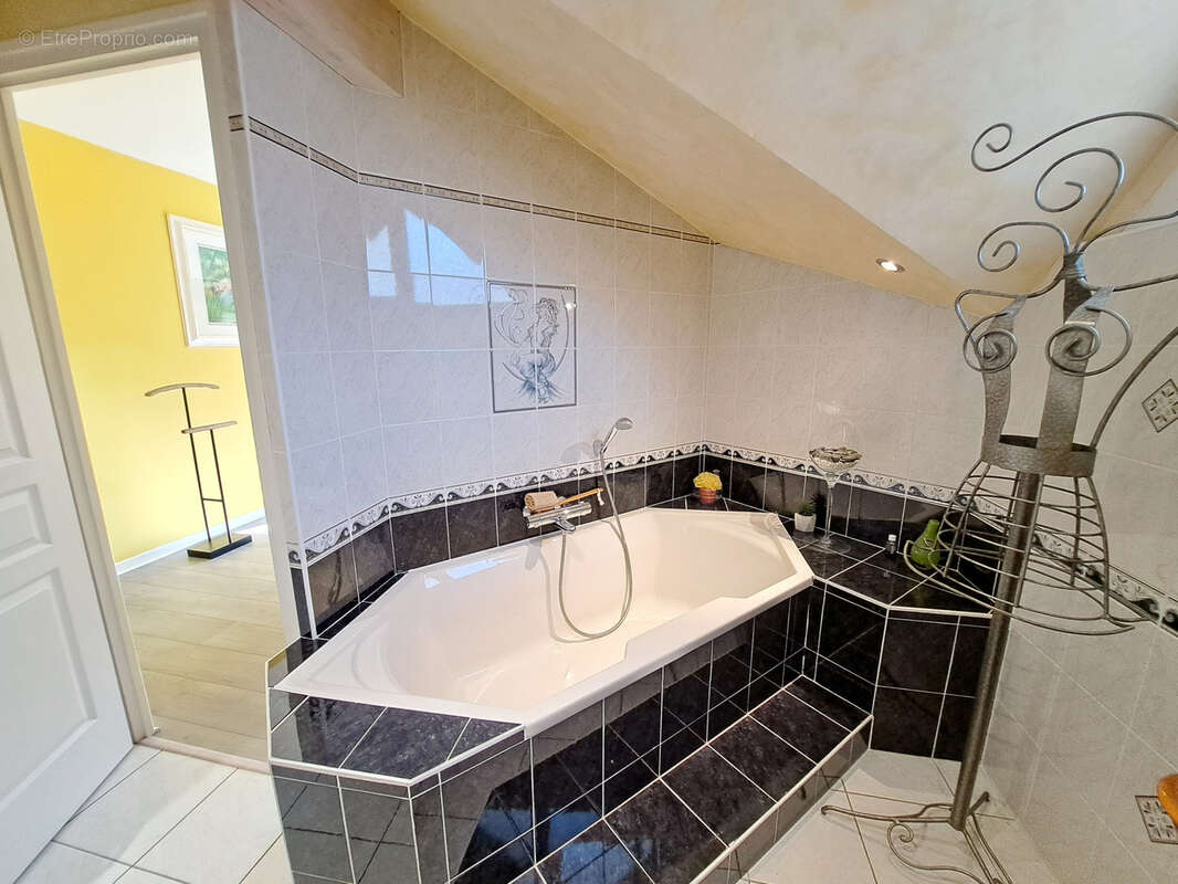 Belle Villa contemporaine, secteur résidentiel préservé de Sacconges - photo 19