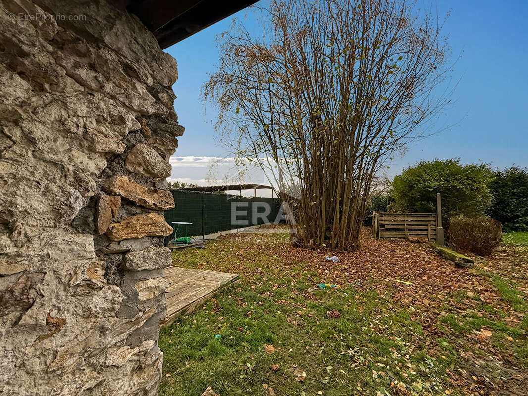 Maison à PARAY-DOUAVILLE