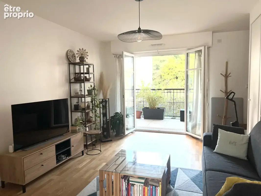 Très bel appartement de trois pièces à Buc, proche de la gare de Versailles Chantiers  ( 15mn à pied) , vue fo - photo 4