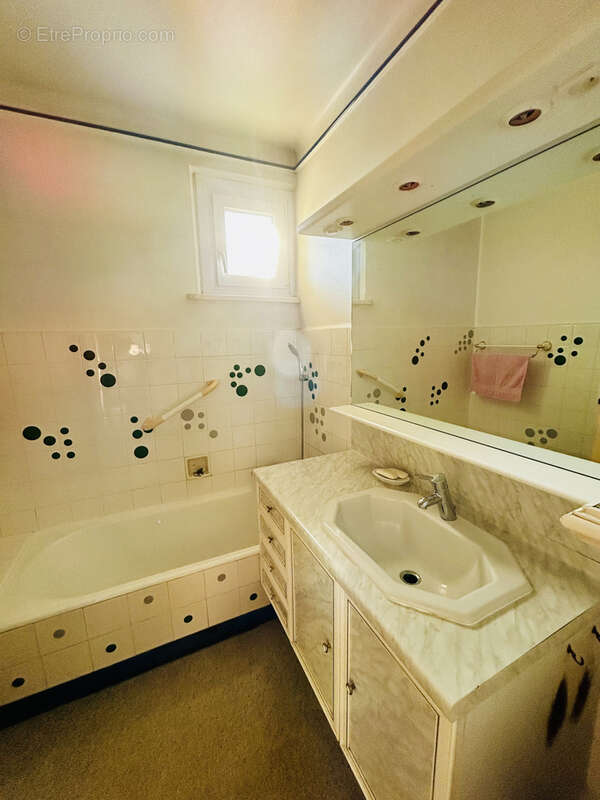 Maison à VILLE-LA-GRAND