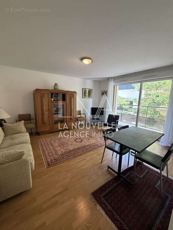 Appartement à LES LILAS