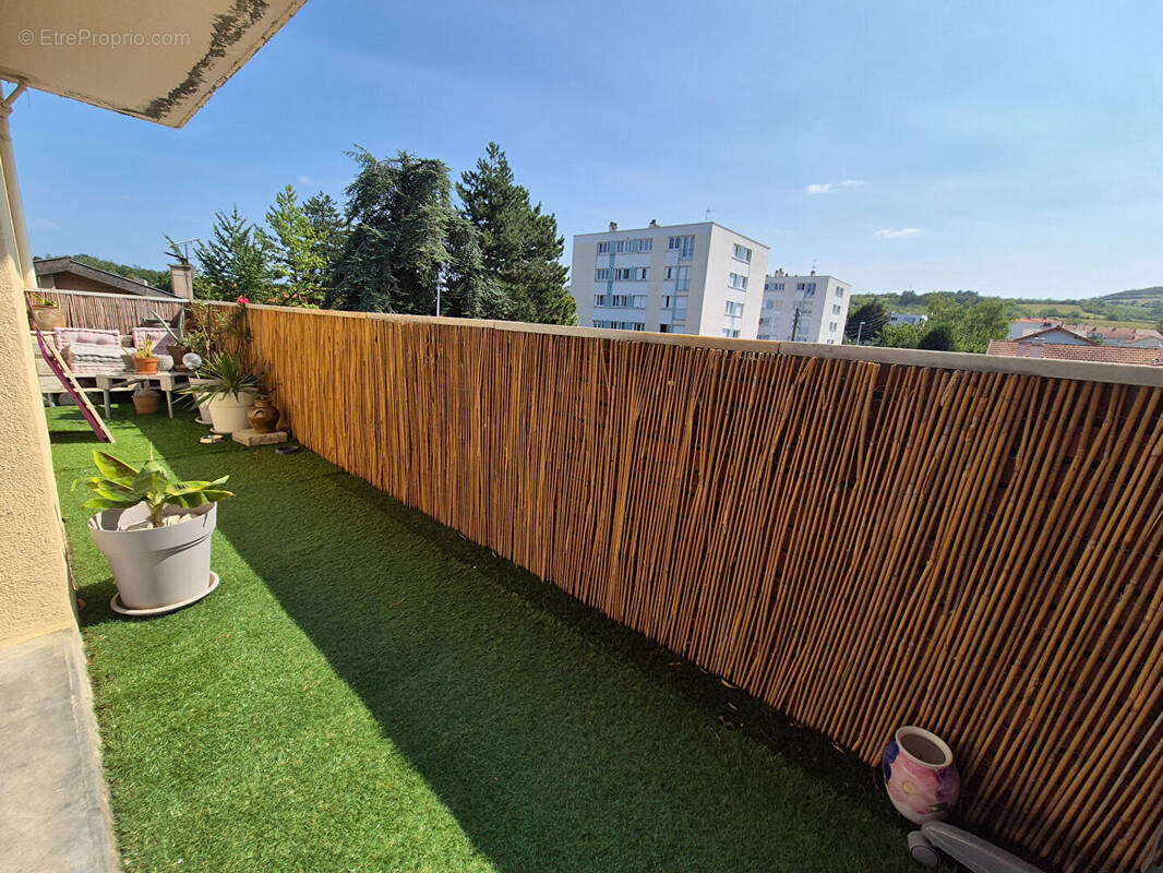 LEMPDES / Appartement à vendre de 61 m² avec terrasse, cave et stationnement ! - photo 1
