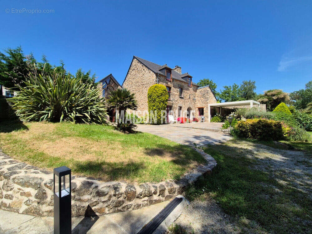 Maison à PLOUER-SUR-RANCE