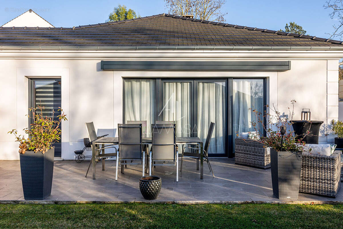 Maison à MONTEVRAIN