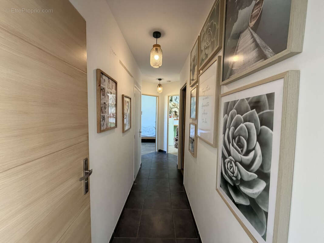 Maison à ESPINASSE-VOZELLE