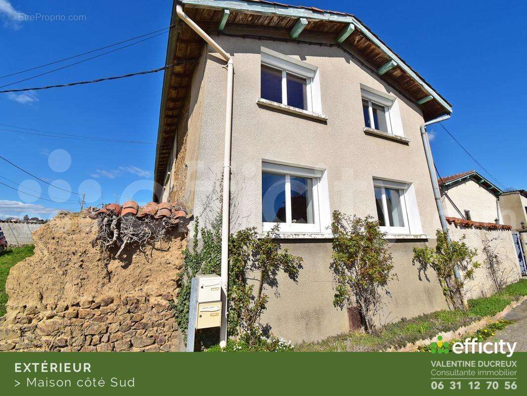 Maison à CHAZELLES-SUR-LYON