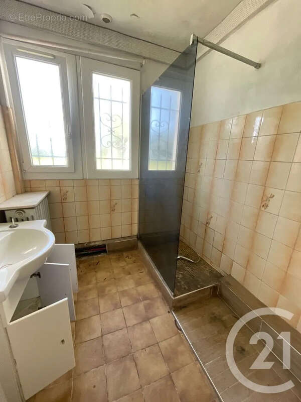 Maison 166 m² à Saint-Aigulin  - photo 7