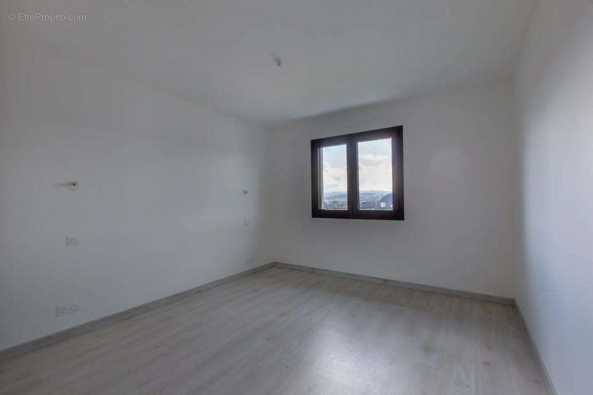 Maison à BOURGOIN-JALLIEU