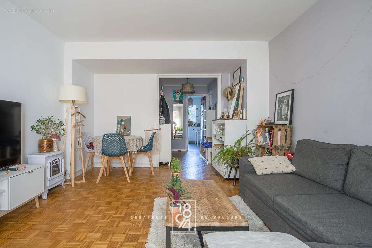 Appartement à MARSEILLE-6E