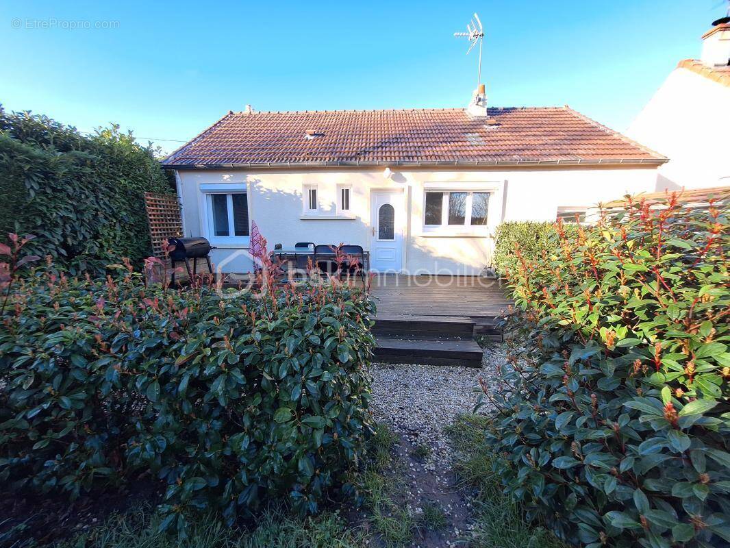 Maison à NEUVY-EN-SULLIAS