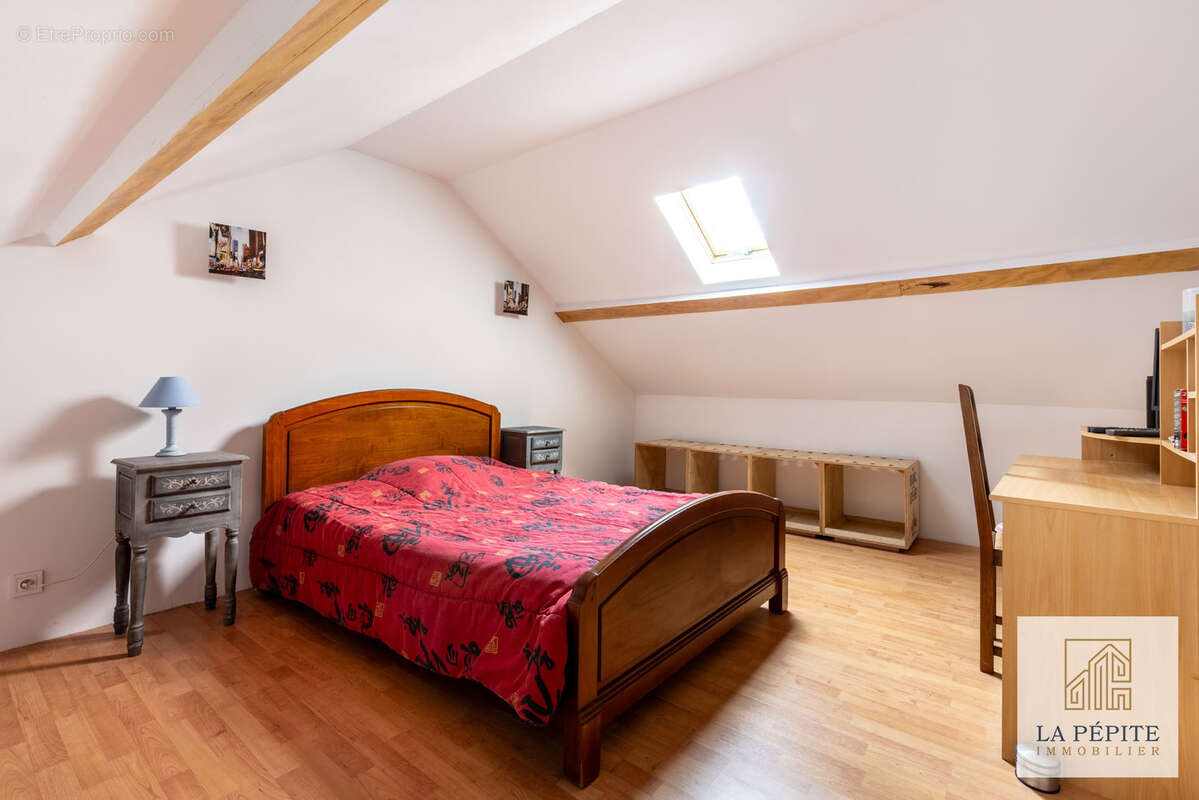 Maison à AULNOYE-AYMERIES