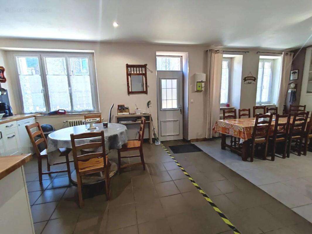 Maison à SAINT-PIERRE-EGLISE