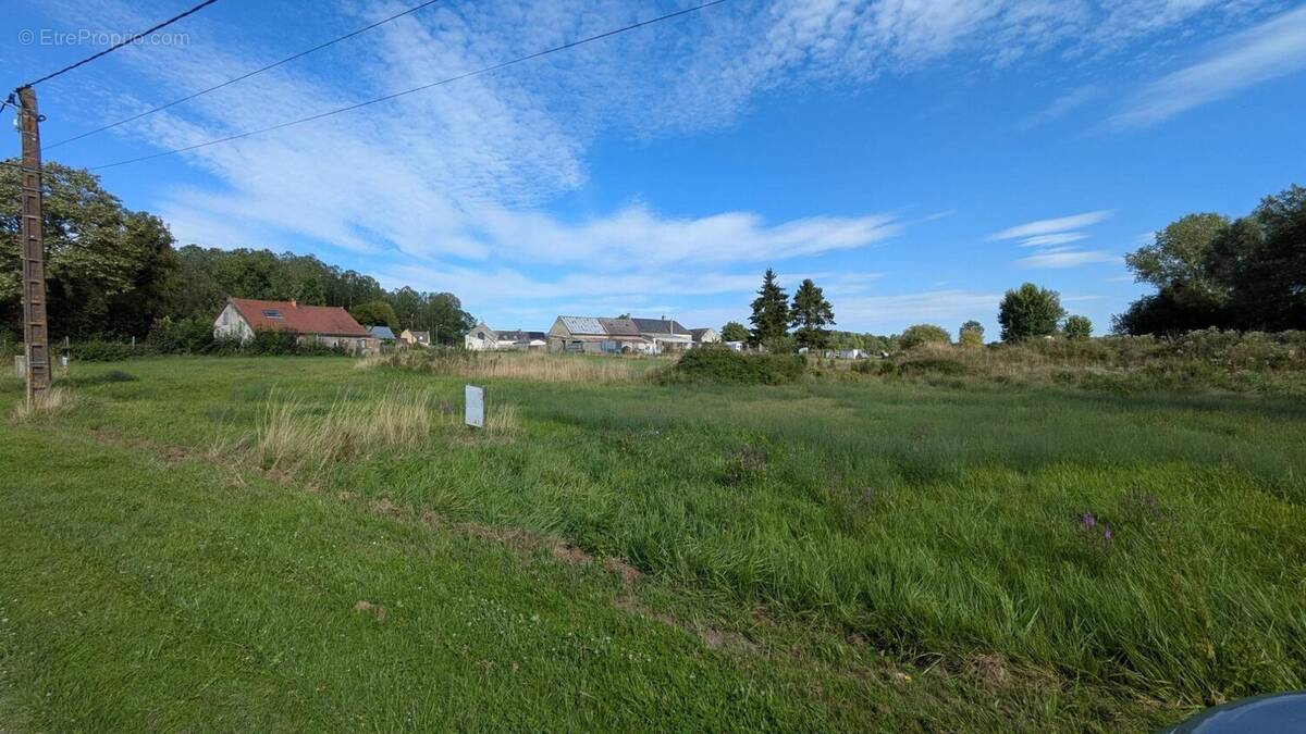 Terrain à TROSLY-LOIRE