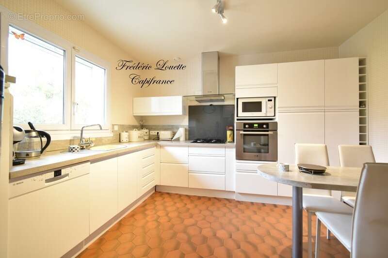 Maison à MONTMORT-LUCY