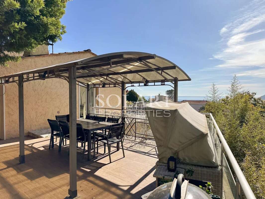 Maison à MANDELIEU-LA-NAPOULE