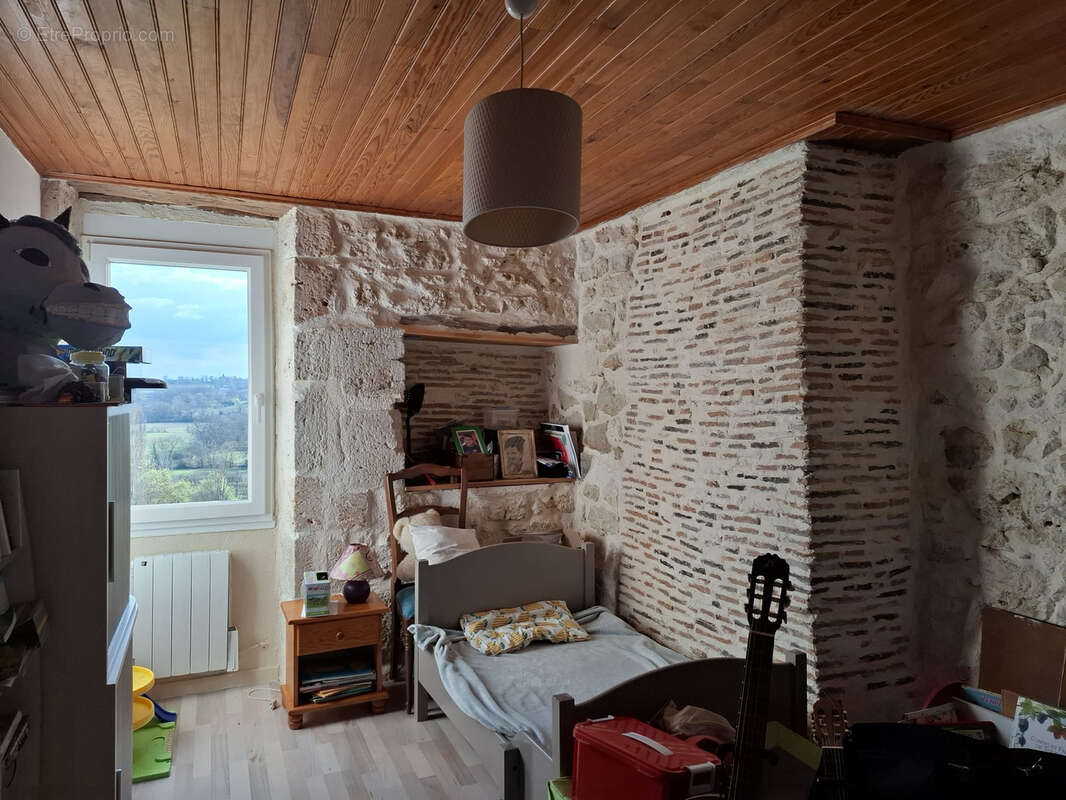 Maison à VIC-FEZENSAC