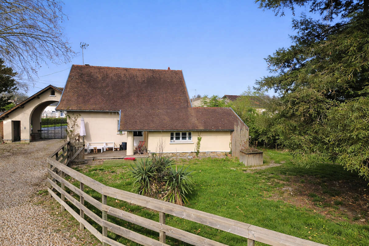Maison à COUTRAS