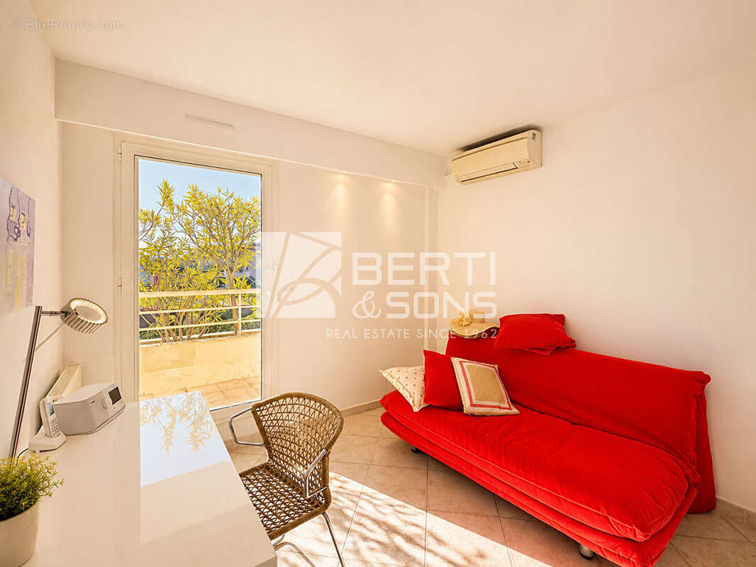 Appartement à MANDELIEU-LA-NAPOULE