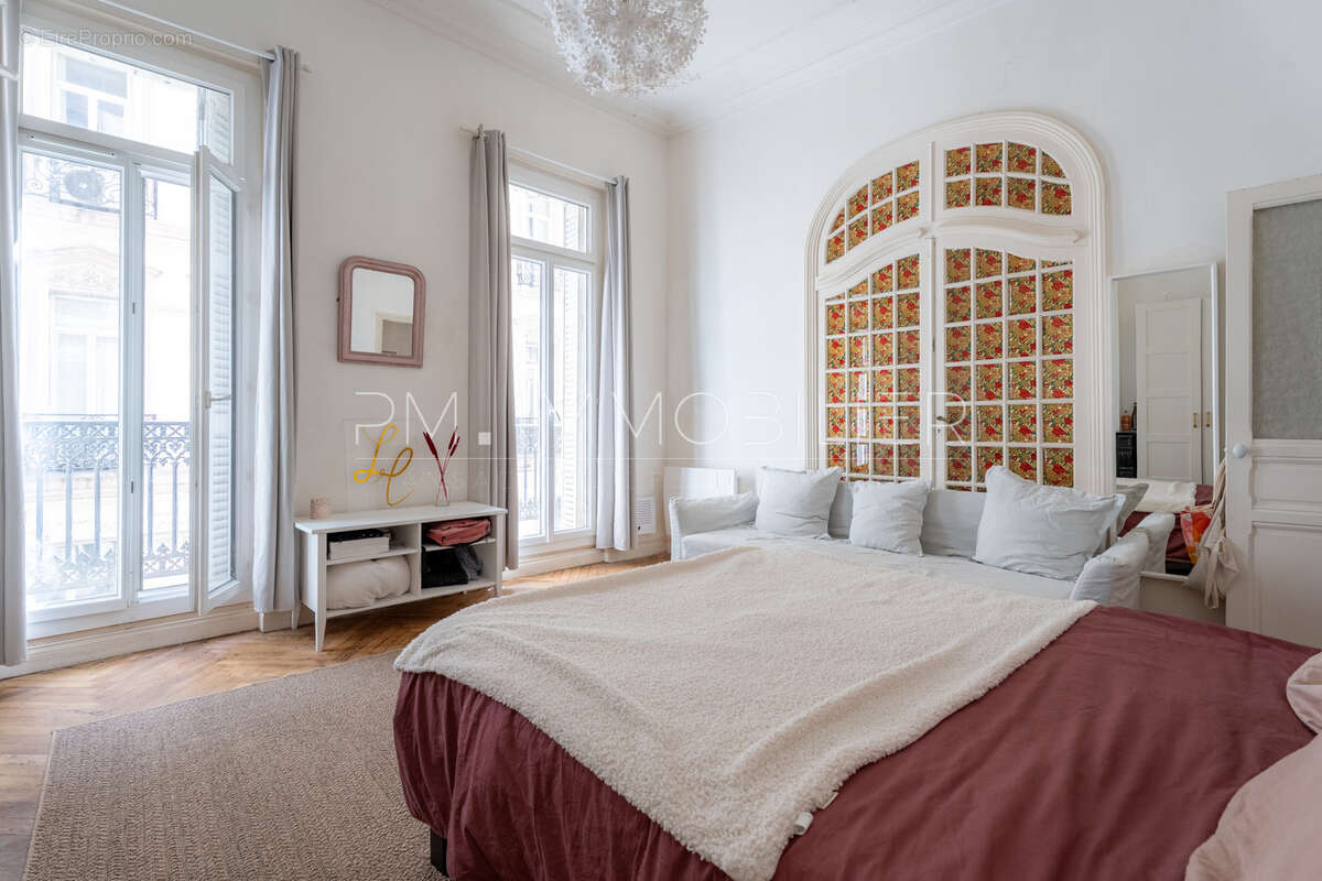 Appartement à MARSEILLE-1E