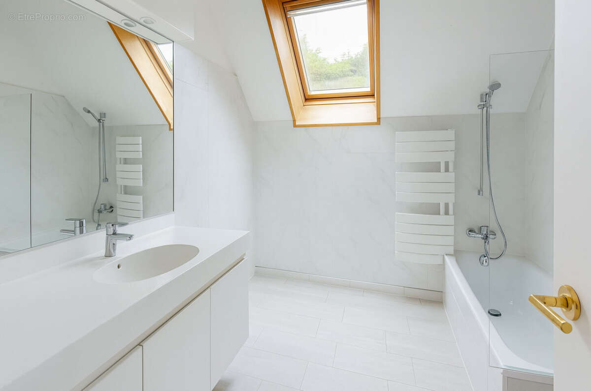 Maison à CHAMPS-SUR-MARNE