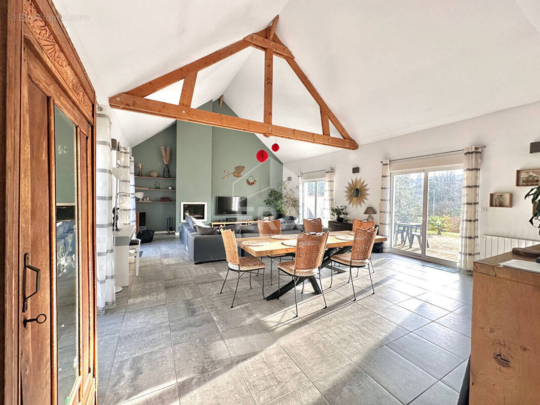 Maison à NANTEAU-SUR-LUNAIN