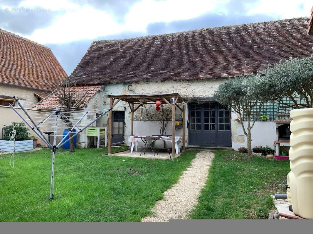 Maison à YZEURES-SUR-CREUSE
