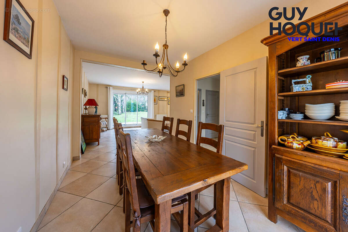 Maison à VERT-SAINT-DENIS