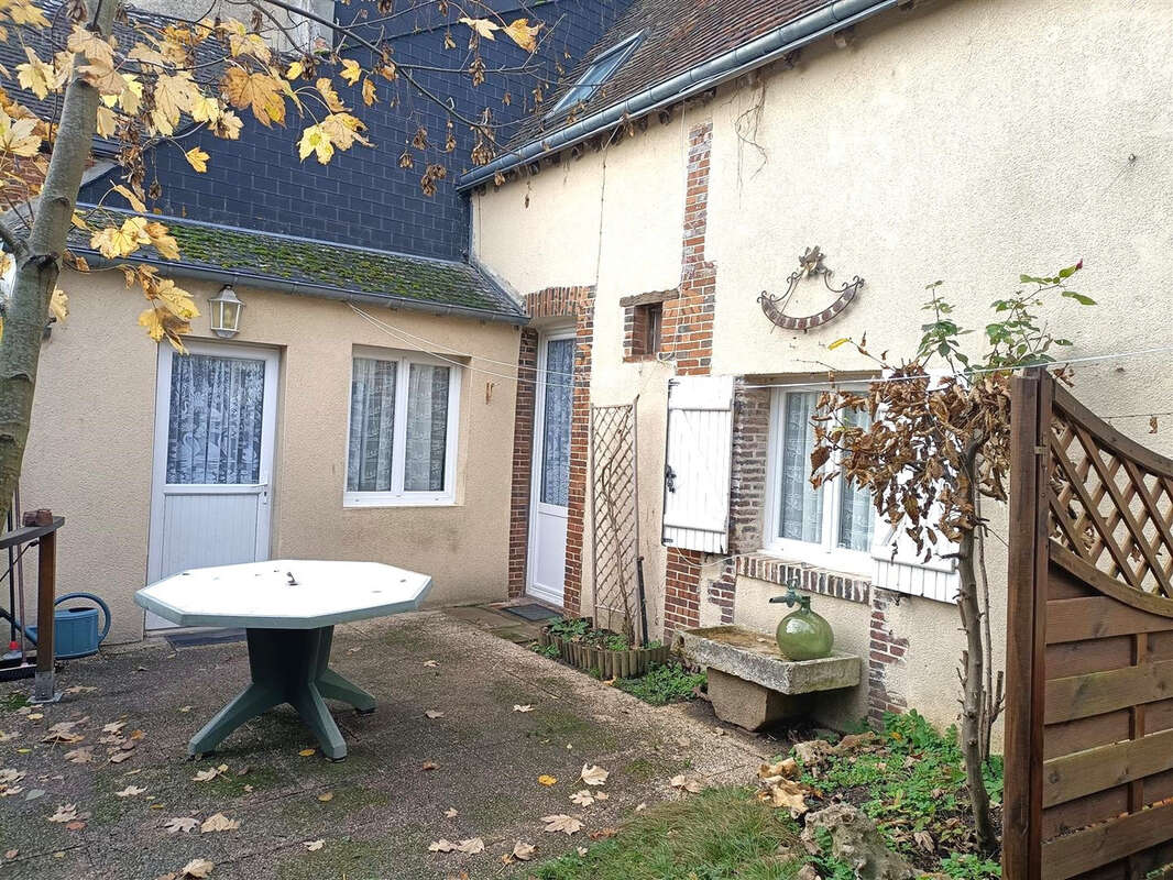 Maison à BREZOLLES