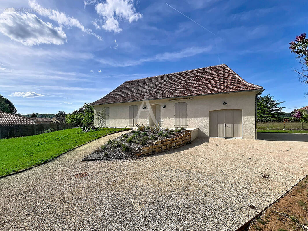 Maison à PRAYSSAC