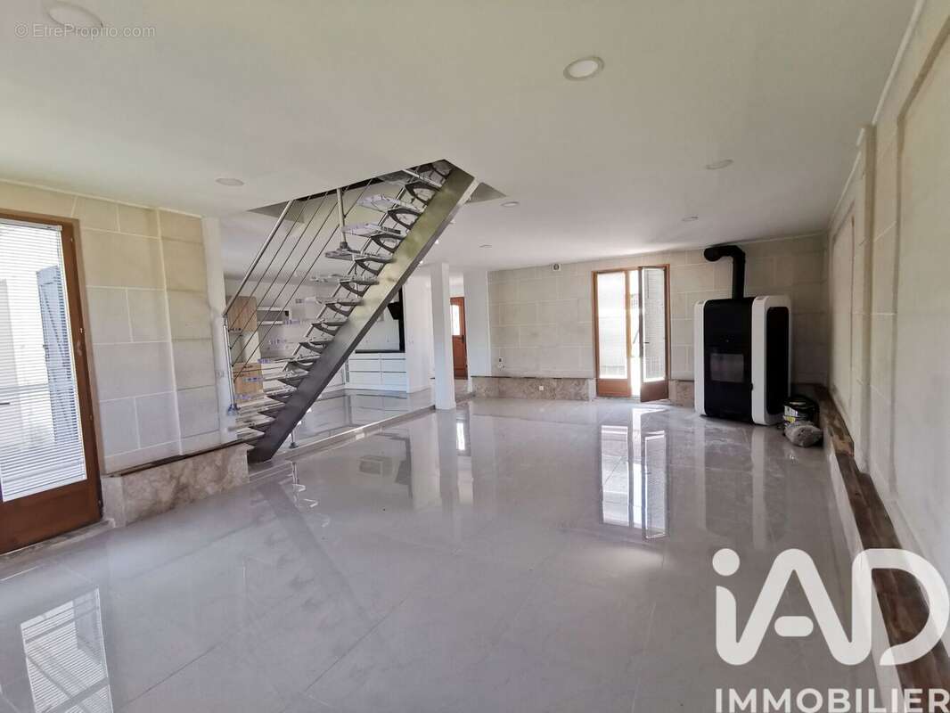 Photo 2 - Maison à SENLIS