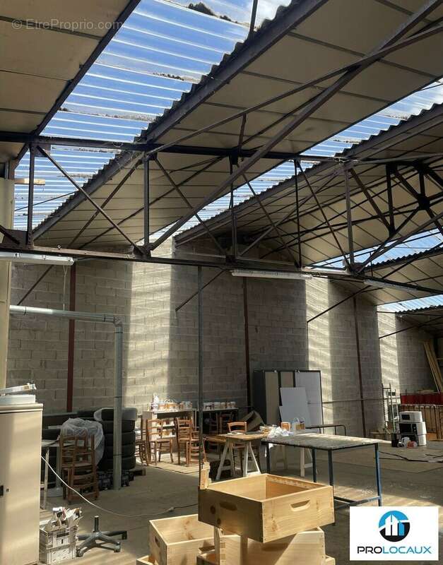 921 m² à Villefranche-Sur-Saone  - photo 2