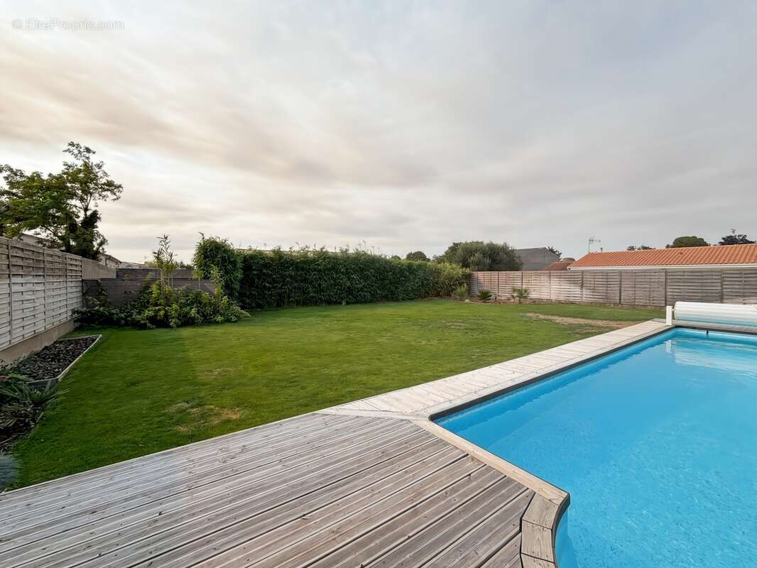 Le thou – plain-pied, grand jardin et piscine chauffée - photo 12