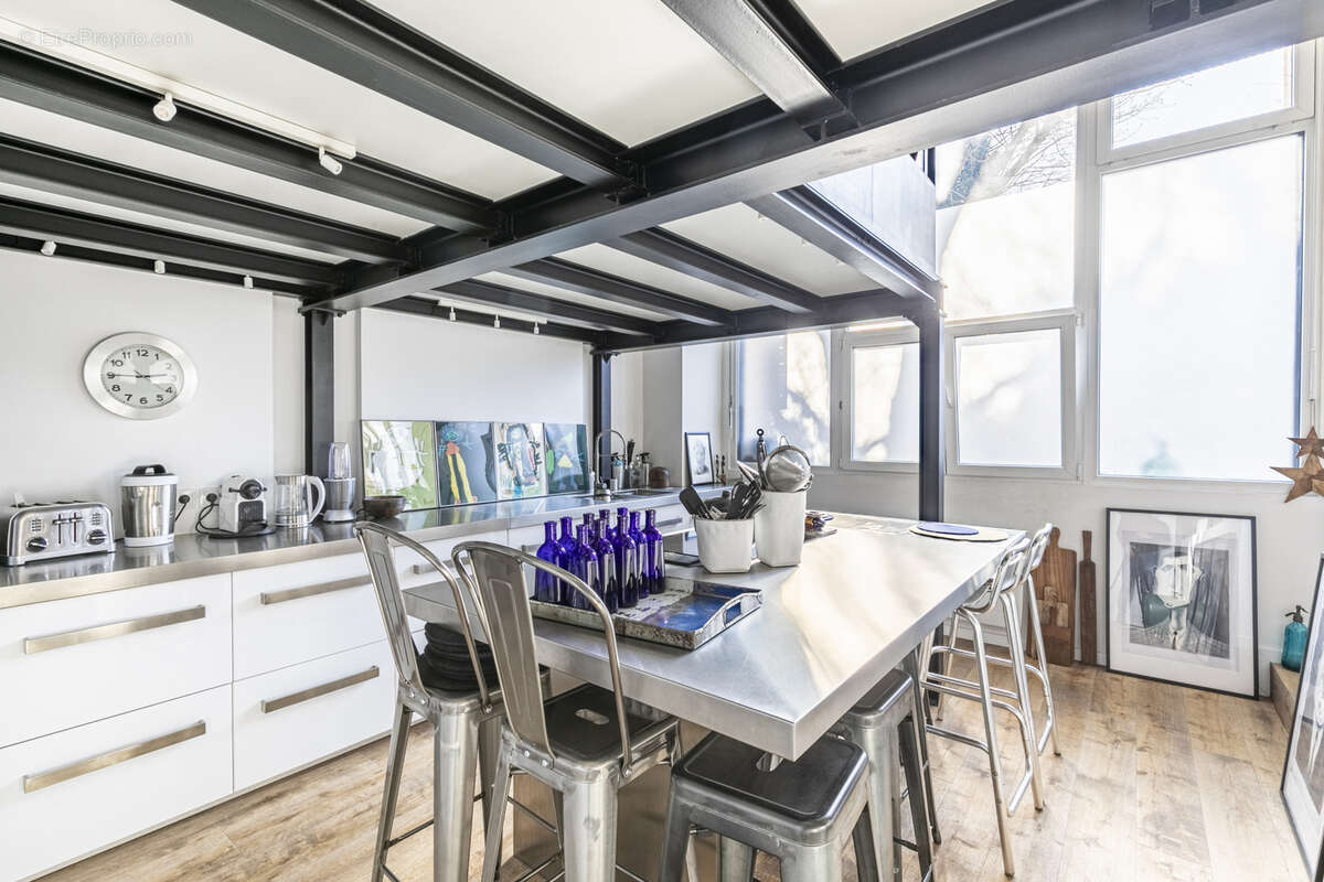 Appartement à COURBEVOIE