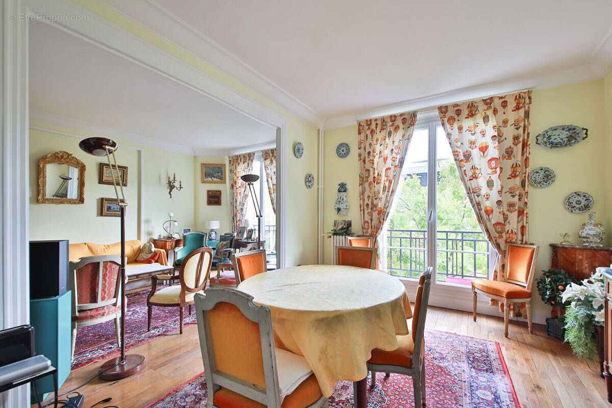 Appartement à PARIS-15E