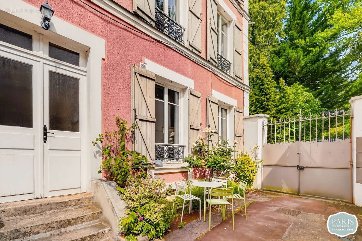 Appartement à LOUVECIENNES
