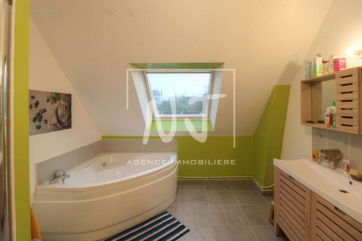 Maison à SAINT-MATHURIN-SUR-LOIRE