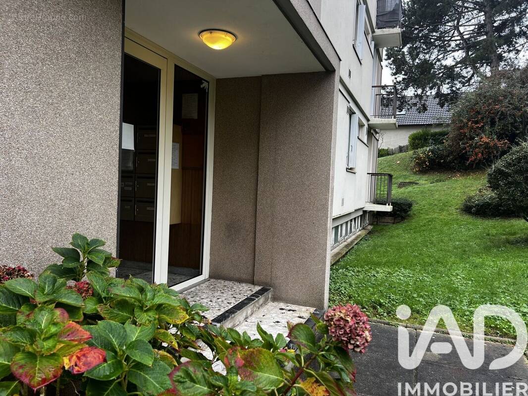 Photo 1 - Appartement à LE PLESSIS-ROBINSON