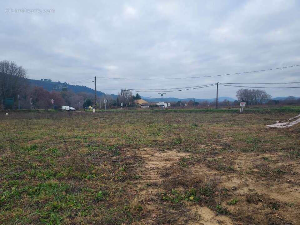 Terrain 150 m² à Tourves  - photo 2