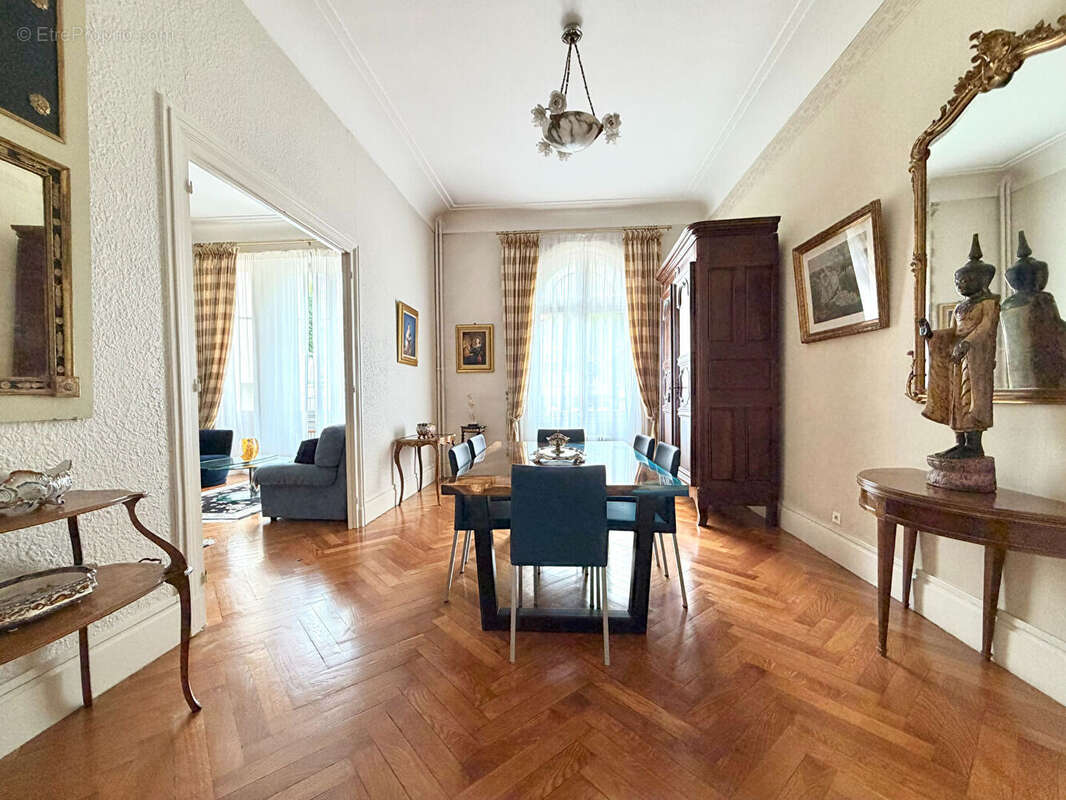 Appartement à SAINT-ETIENNE