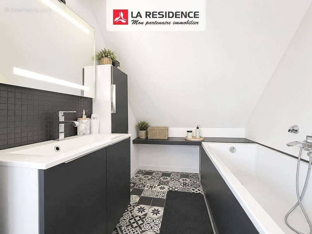 Maison à BONNIERES-SUR-SEINE