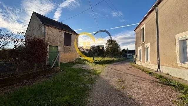 Maison à SAINT-MARTIN-D&#039;AUXIGNY