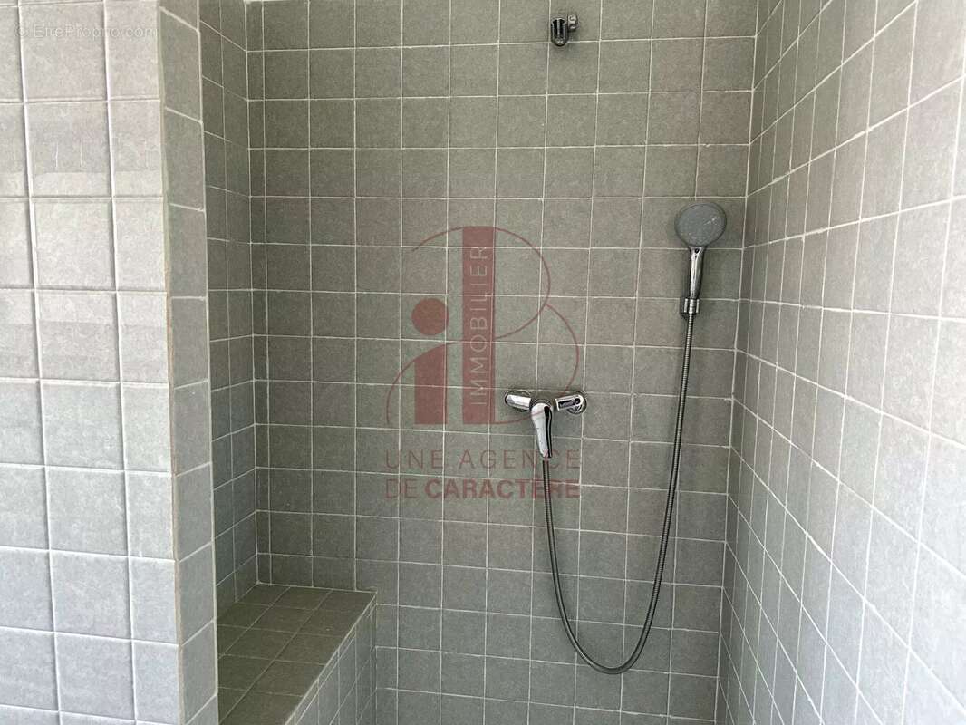 Maison à SAINT-MARTIN-EN-BIERE